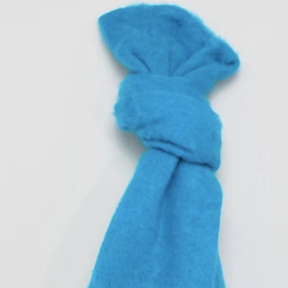 ASOS DESIGN standard scarf in bright blue - Picture 2 of 4